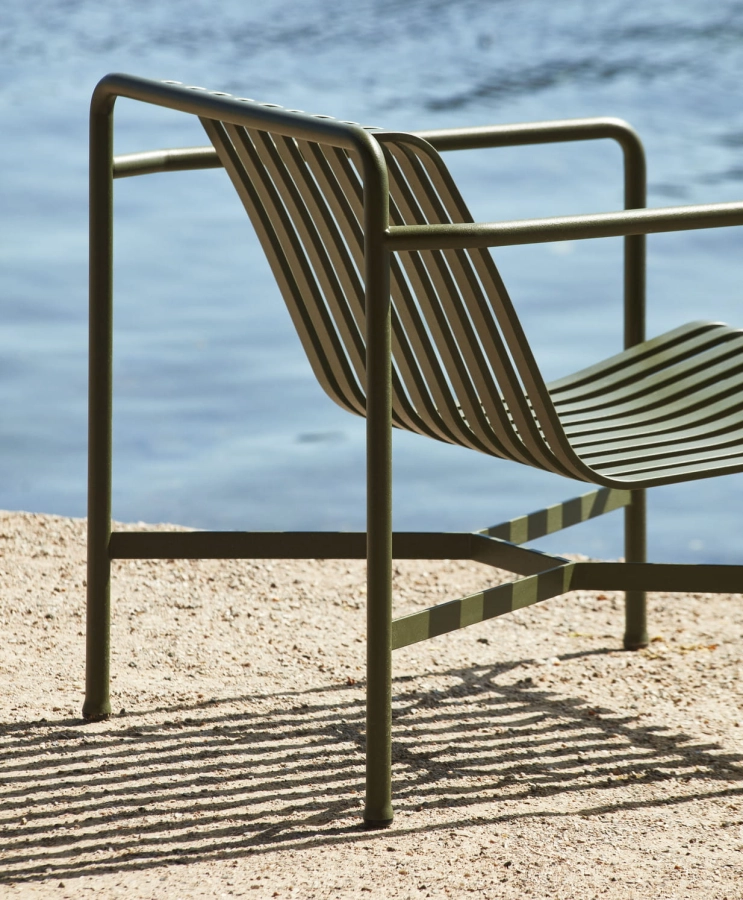 Palissade Lounge Chair Low olive 02.jpg