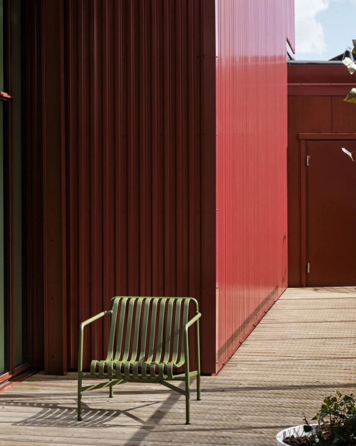 Zoku Hotel 2021_Palissade Lounge Chair Low olive 01.jpg