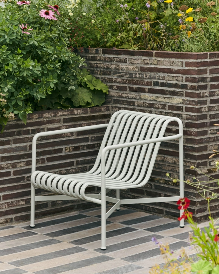 Palissade Lounge Chair Low sky grey 01.jpg