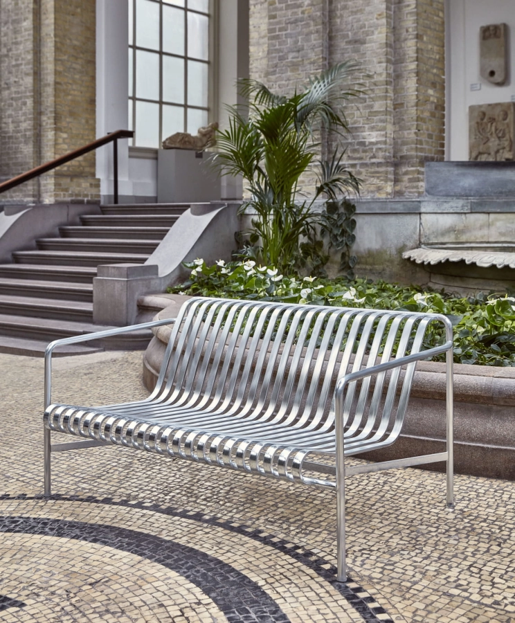 Palissade Lounge Sofa Hot Galvanised 02.jpg