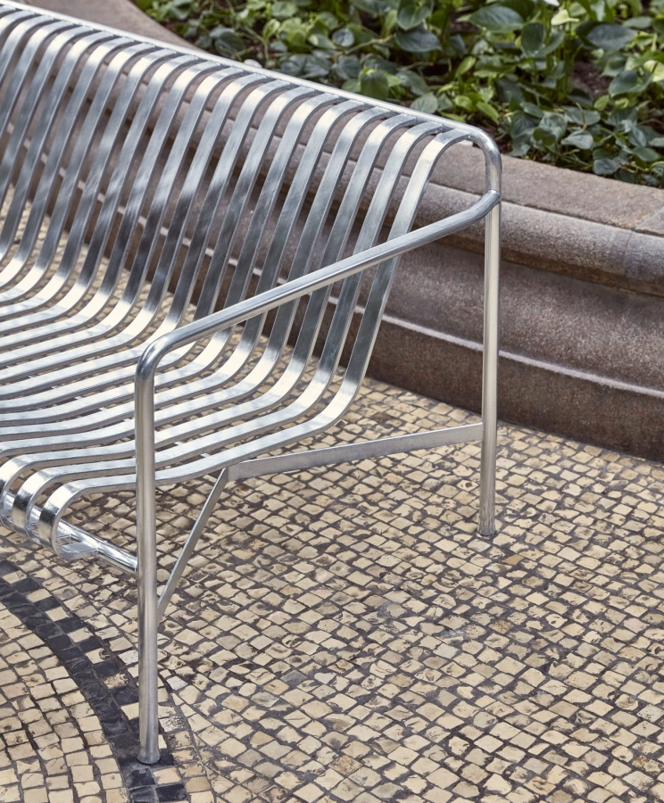 Palissade Lounge Sofa Hot Galvanised 03.jpg