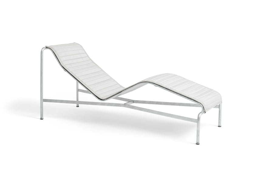 AA614-A234_Palissade Chaise Longue hot galvanised_Palissade Chaise Longue Quilted Cushion sky grey.jpg