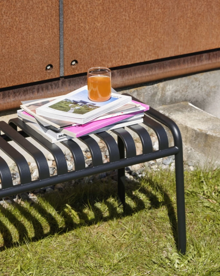 Palissade Bench anthracite_Tint Tumbler pink 02.jpg
