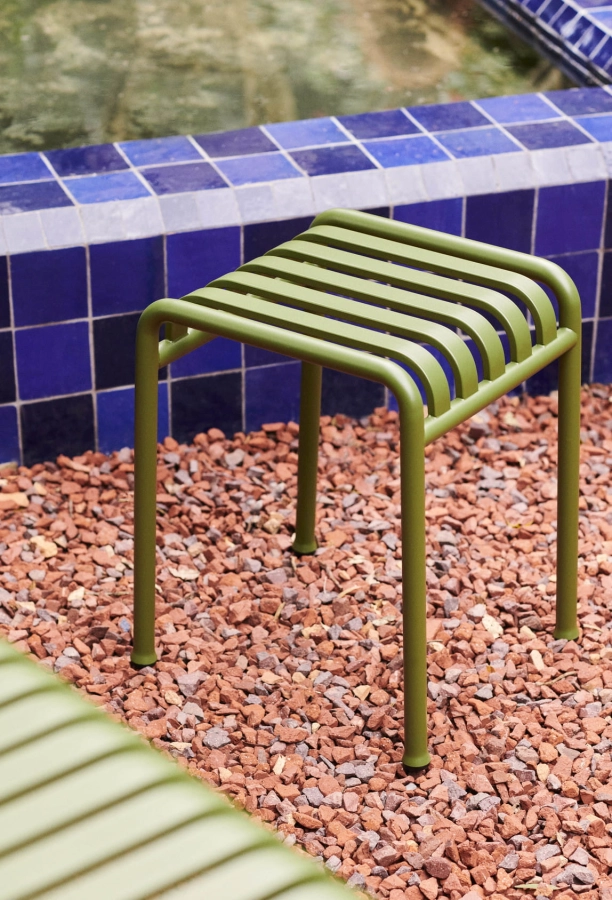 Palissade Stool olive 02.jpg
