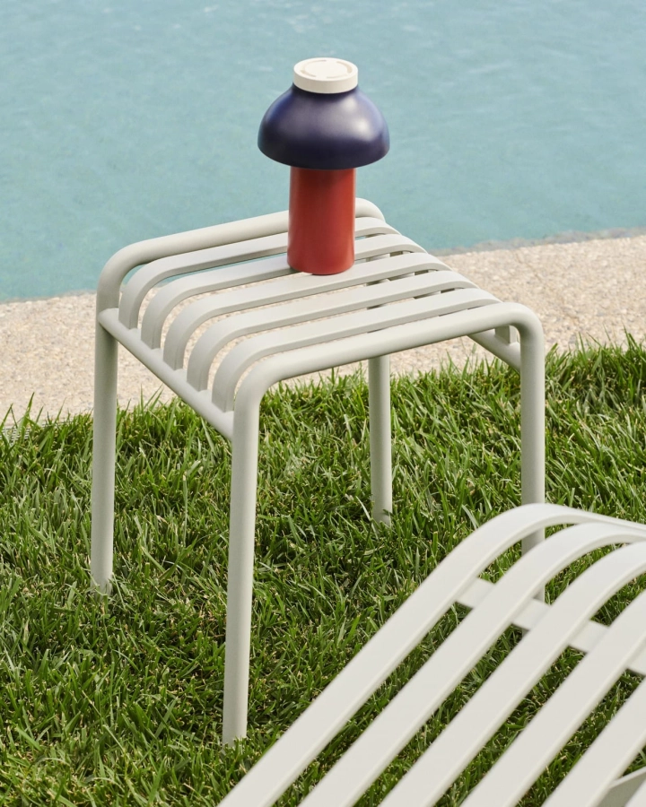 PC Portable dusty red_Palissade Stool sky grey.jpg