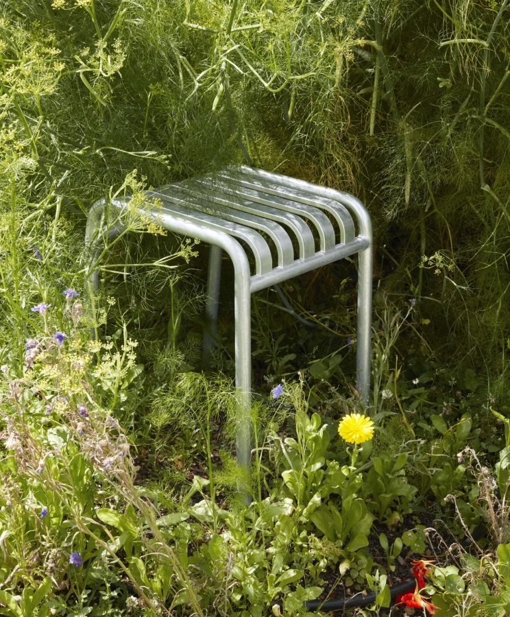 Palissade Stool Hot Galvanised 01.jpg