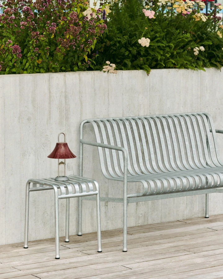 Palissade Stool hot galvanised_Mousqueton Portable iron red_Palissade Dining Bench Armrest hot galvanised.jpg