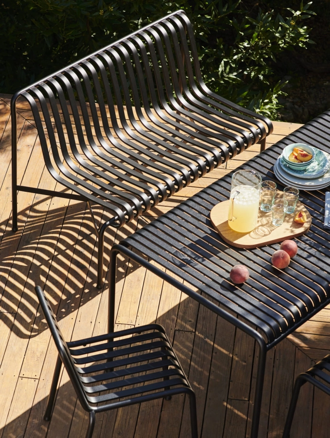 Palissade Dining Bench anthracite_Palissade Chairs anthracite_Glass Jug.jpg