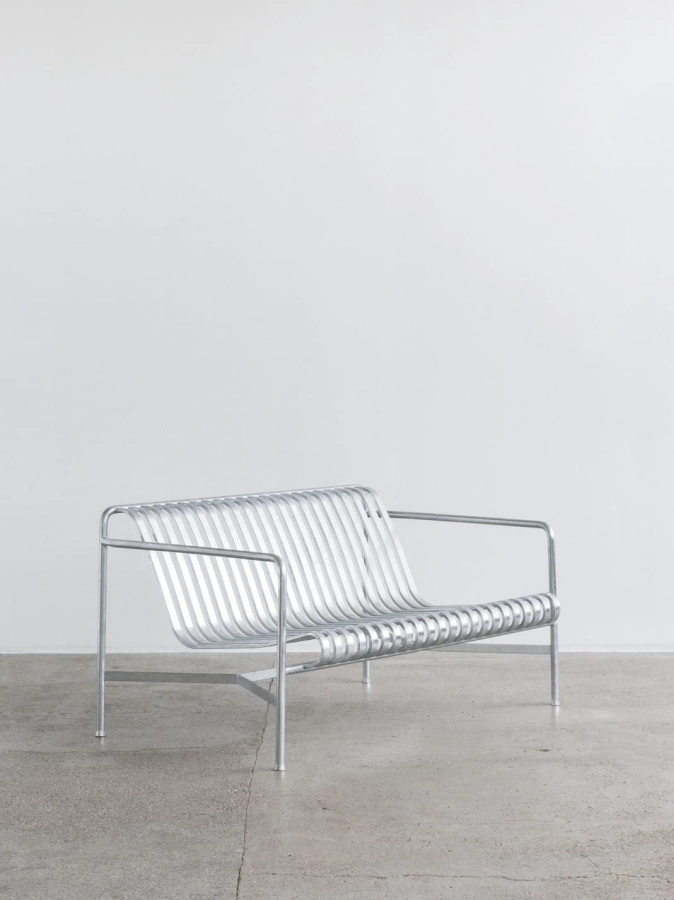 Palissade Dining Bench Armrest hot galvanised.jpg