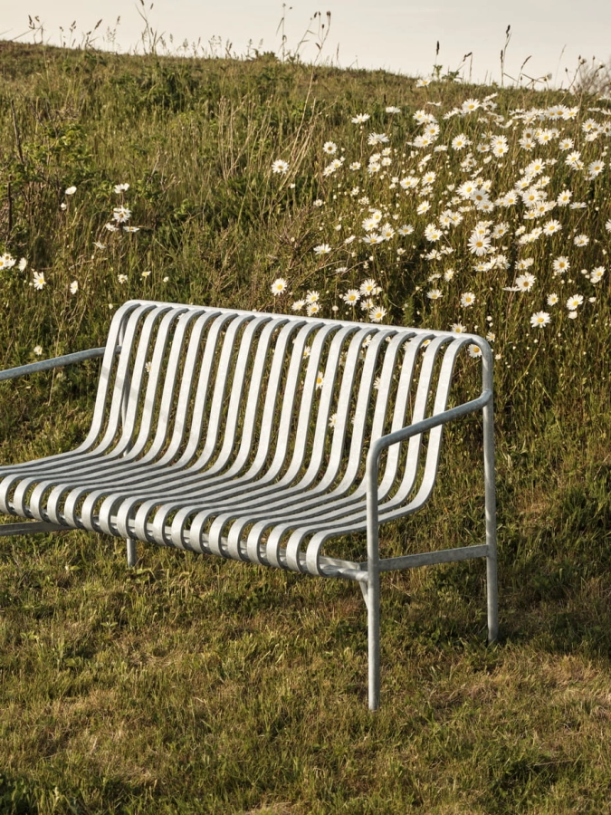 Palissade Dining Bench Armrest hot galvanised 03.jpg