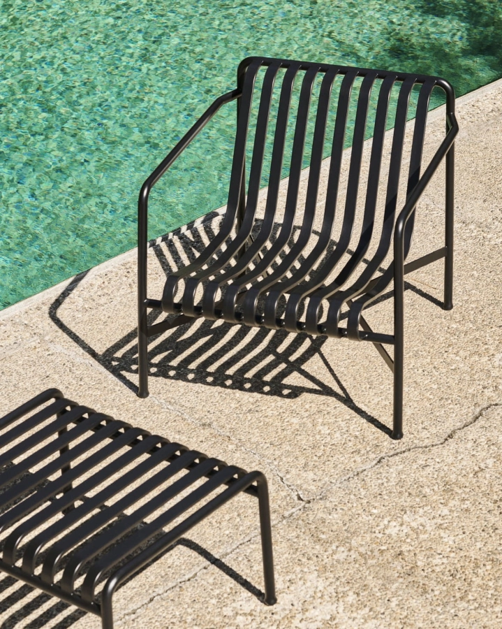 Palissade Lounge Chair low anthracite_Palissade Ottoman anthracite 02.jpg