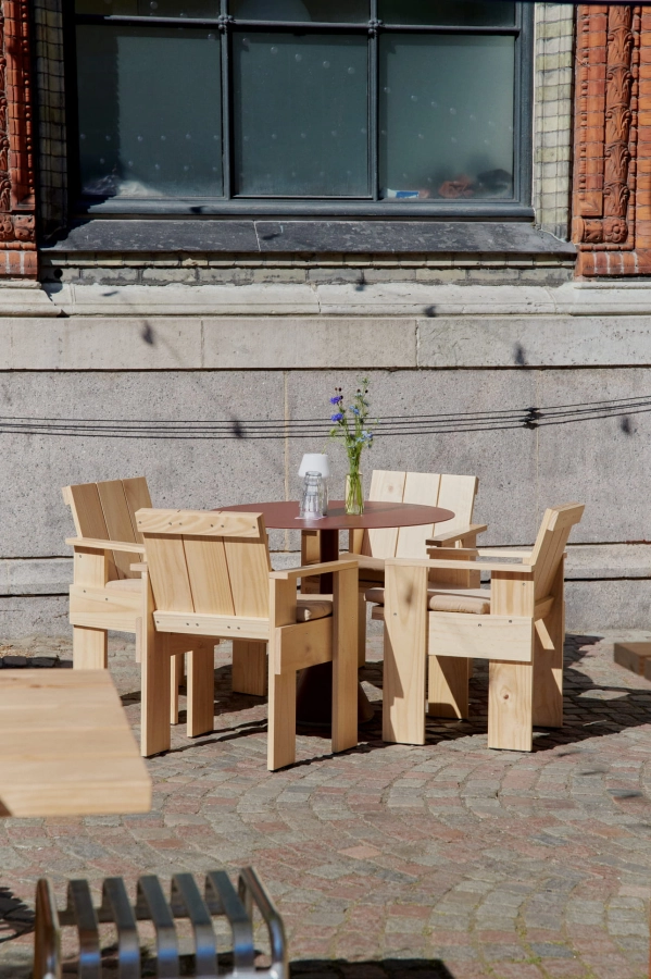 3 Days of Design 2023_Crate Dining Chair wb lacquer pinewood_Palissade Cone Table dia70xH74 iron red_Apollo Portable Lamp white 02.jpg