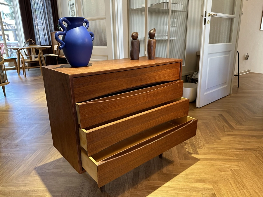 Vintage komoda tekowa z szufladami, Dania, lata 60-te