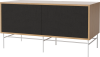 Case HiFi w. base - Medium 48 cm_White lacquered steel_Black fabric_Black fabric_Oiled oak 04-007-86_13100842_angle.png