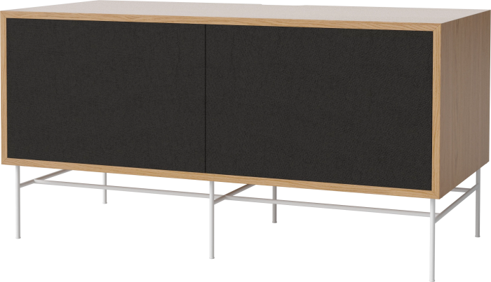 Case HiFi w. base - Medium 48 cm_White lacquered steel_Black fabric_Black fabric_Oiled oak 04-007-86_13100842_angle.png