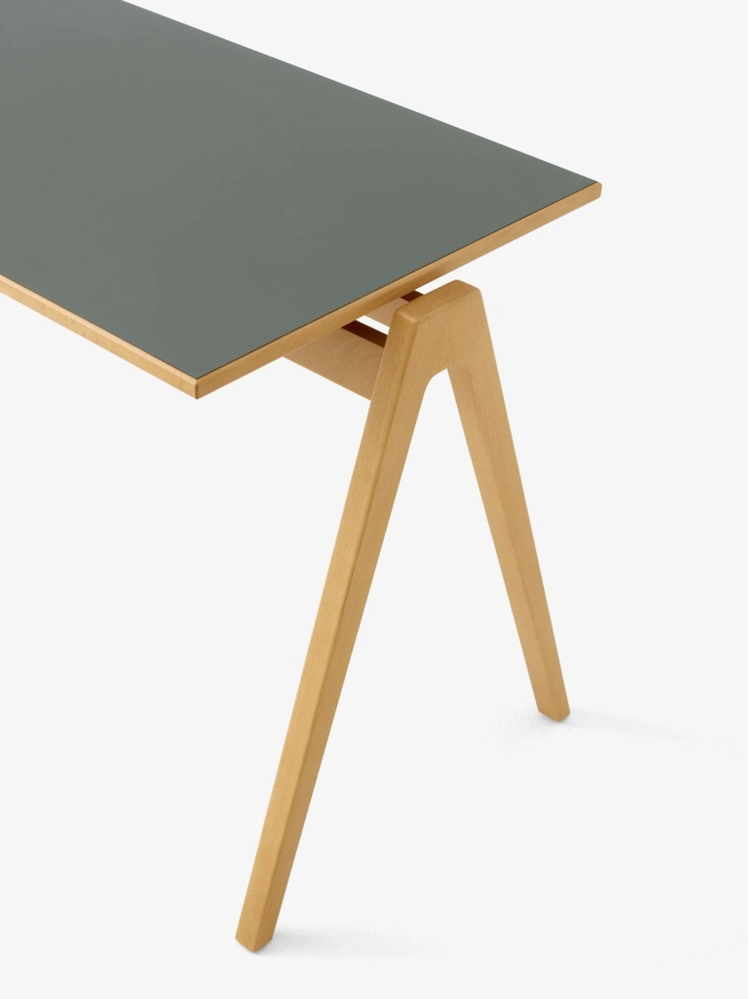 Daystak Table RD2-RD3_Fenix Verde Comodoro and Beech_detail.jpg