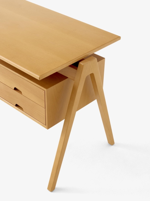 Daystak Table RD2-RD3 w. Daystak Desk Drawer_Beech_detail.jpg