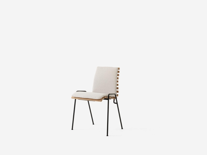 RFH Terrace Chair RD4_Black w. Teak and Heritage Papyrus Cushion_Angled front.jpg