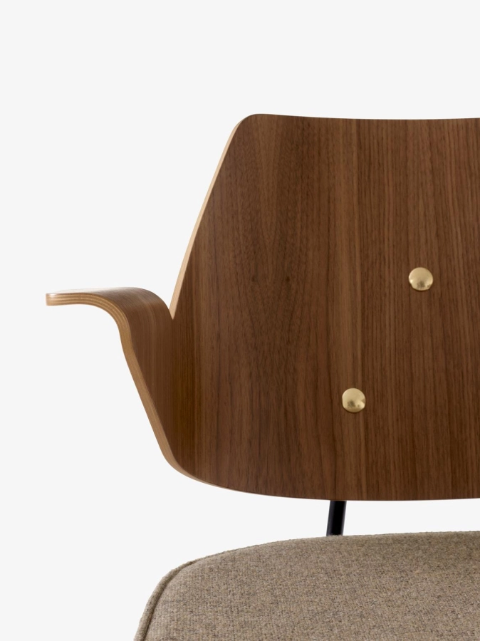 RFH Armchair RD7_Black w. Walnut and Beech and Hallingdal 227_detaile.jpg