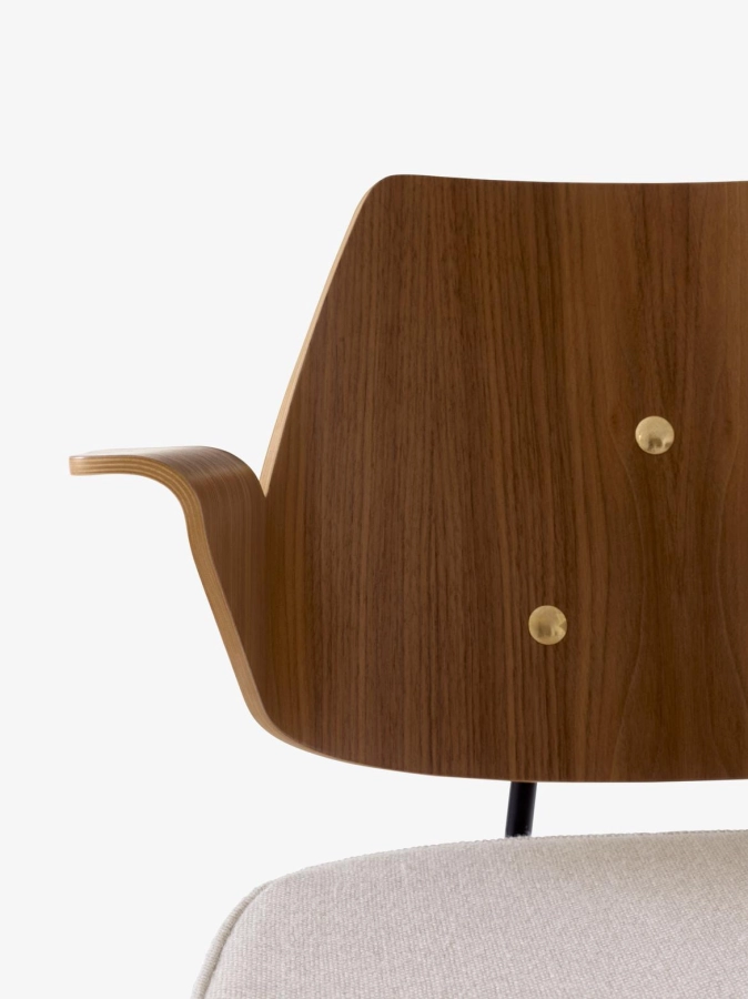 RFH Armchair RD7_Black w. Walnut and Beech and Hallingdal 103_detaile.jpg