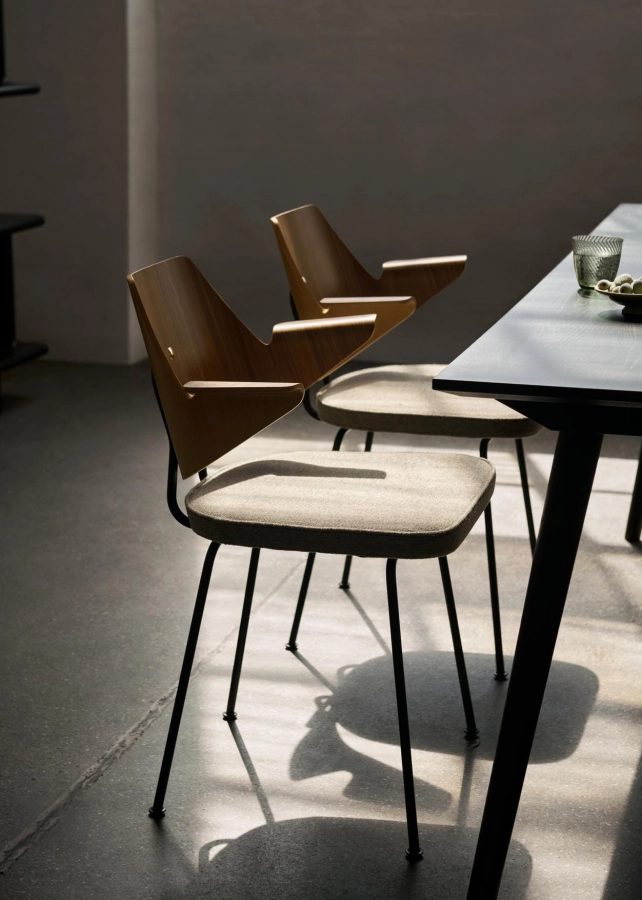 ATD_Retail_2024_RFH Lounge Chair RD7_Inbetween SK6.jpg
