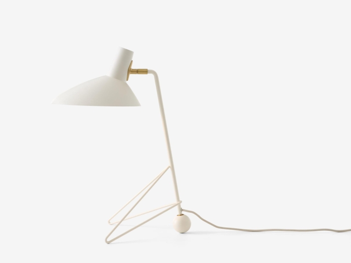 Tripod Table Lamp HM9_White_Side_light.jpg