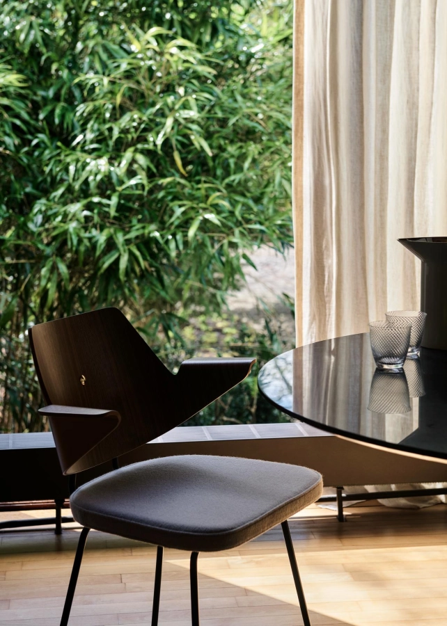 ATD_Retail_2024_In Between SK19_RFH Armchair RD7_Momento Jug JH38_Collect Glass SC78_Detail.jpg