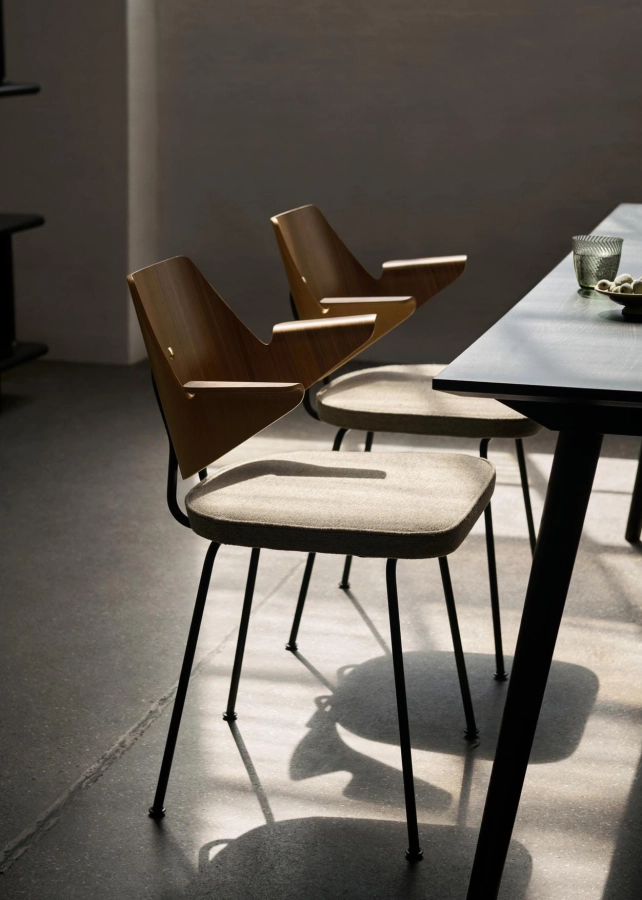 ATD_Retail_2024_RFH Lounge Chair RD7_Inbetween SK6.jpg
