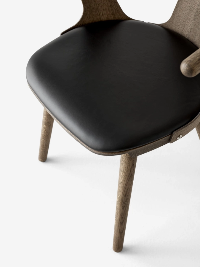 In Between SK2 in Smoked Oiled Oak w. Noble Black leather_detail.jpg