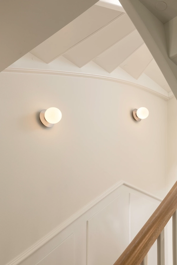 nuura-liila-1-small-lamp-light-silver-stairway.jpg.webp