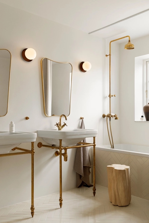 nuura-liila-1-medium-dark-bronze-opal-wall-light-aw22.jpg.webp