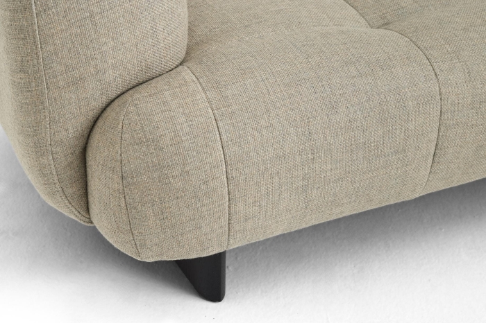 AE026-A001-AN28-02FT_Quilton Lift 2 Seater Tadao 720_black wb lacquered oak base_detail 01.jpg