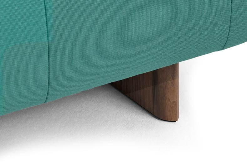 AE028-A001-AP27-01SB_Quilton Lift 3 Seater Naveli 953_wb lacquered walnut base_detail 01.jpg