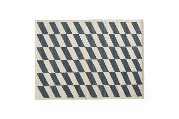 AE371-D440-AB96_Shift Kelim Rug 140 x 200 blue.jpg