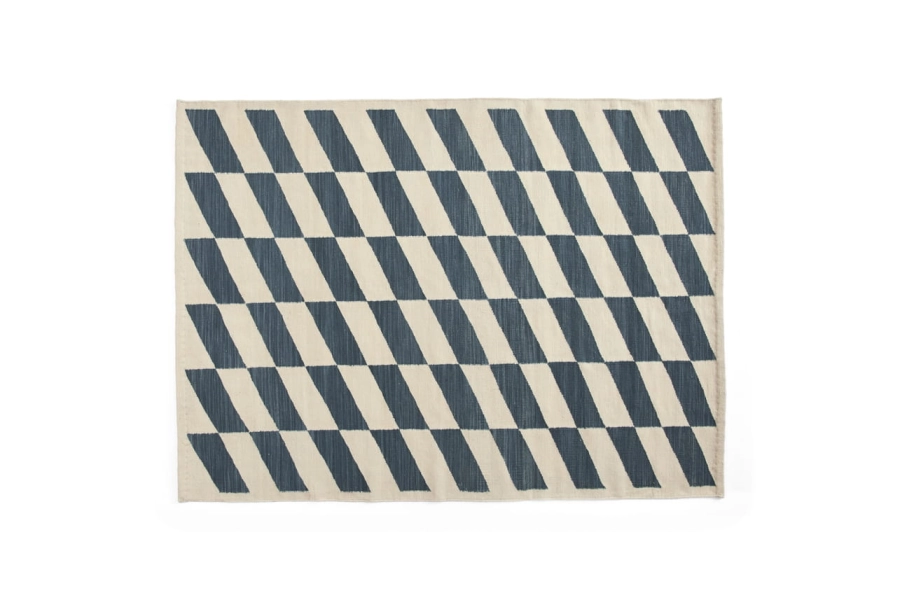 AE371-D440-AB96_Shift Kelim Rug 140 x 200 blue.jpg