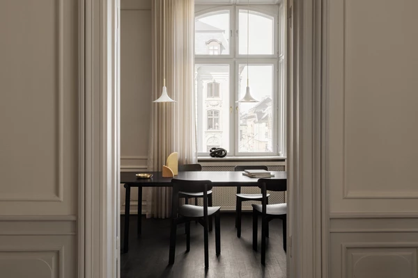 nuura-petalii-1-small-pendants-long-dining-table.jpg.webp