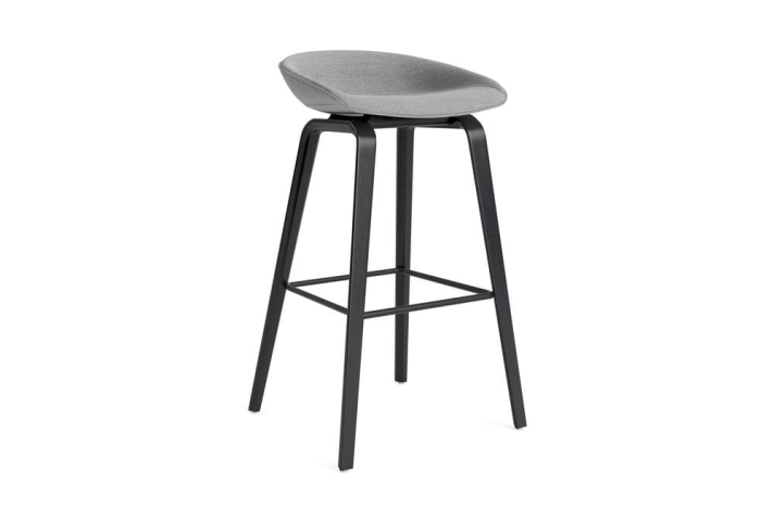 AA046-A001-AA04-01AX_AAS 33 H75 Mode 008_black wb lacquer oak base_black footrest.jpg