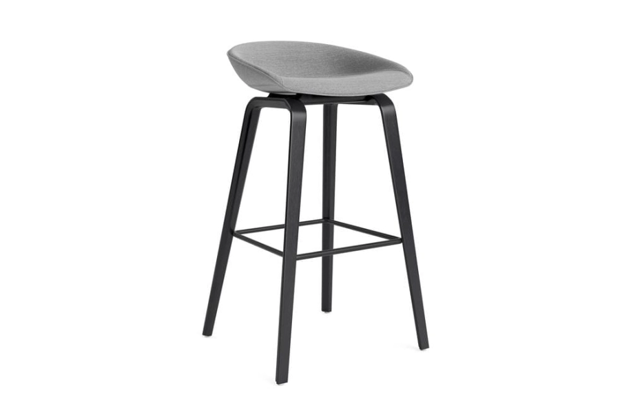 AA046-A001-AA04-01AX_AAS 33 H75 Mode 008_black wb lacquer oak base_black footrest.jpg