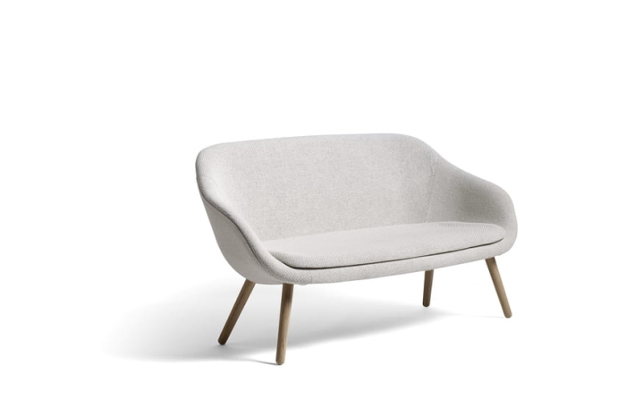 AA795-A001-AA32-01BR_AAL Sofa uph Coda 100_wb lacquer oak base.jpg