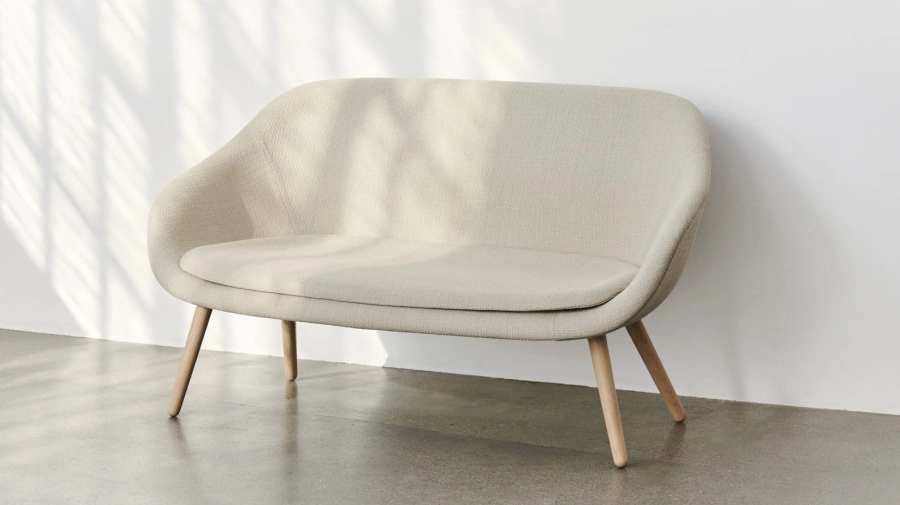 AAL Sofa Maglia cream wb lacquer oak base.jpg
