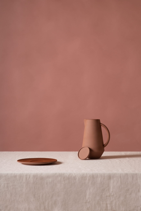 2021_UNISON_CARAFE_PLATE_CINNAMON1.jpg
