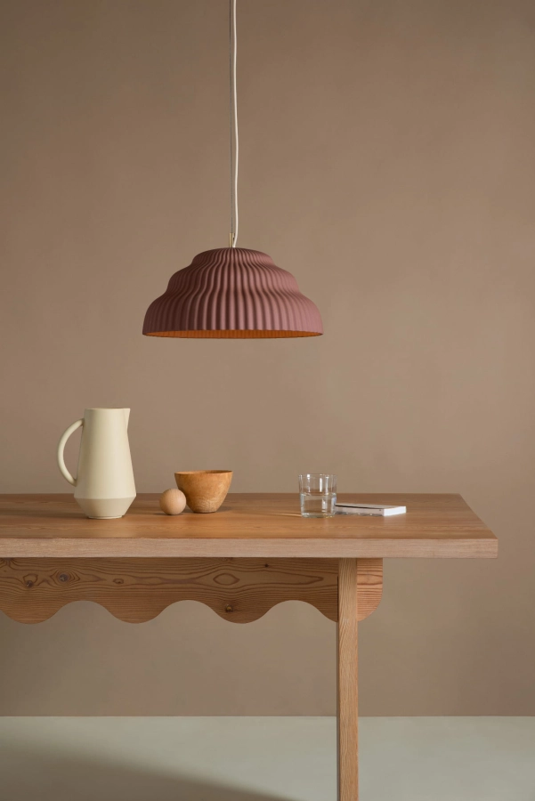 2023_TAMI_TABLE_KASKAD_RUST_UNISON_CARAFE.jpg
