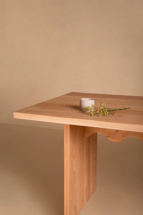 2022_TAMI_TABLE_cup_clean2.jpg