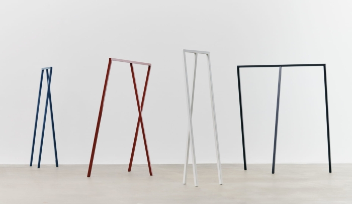 Loop Stand Hall deep blue_white_Loop Stand Wardrobe maroon red_deep blue.jpg