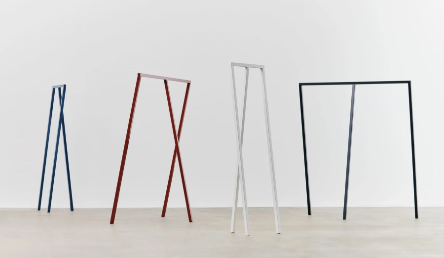 Loop Stand Hall deep blue_white_Loop Stand Wardrobe maroon red_deep blue.jpg