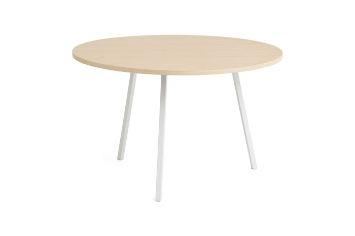AA659-A340-AO35_Loop Stand Round Table Ø120xH74_wb lacquered oak tabletop_white powder coated steel.jpg