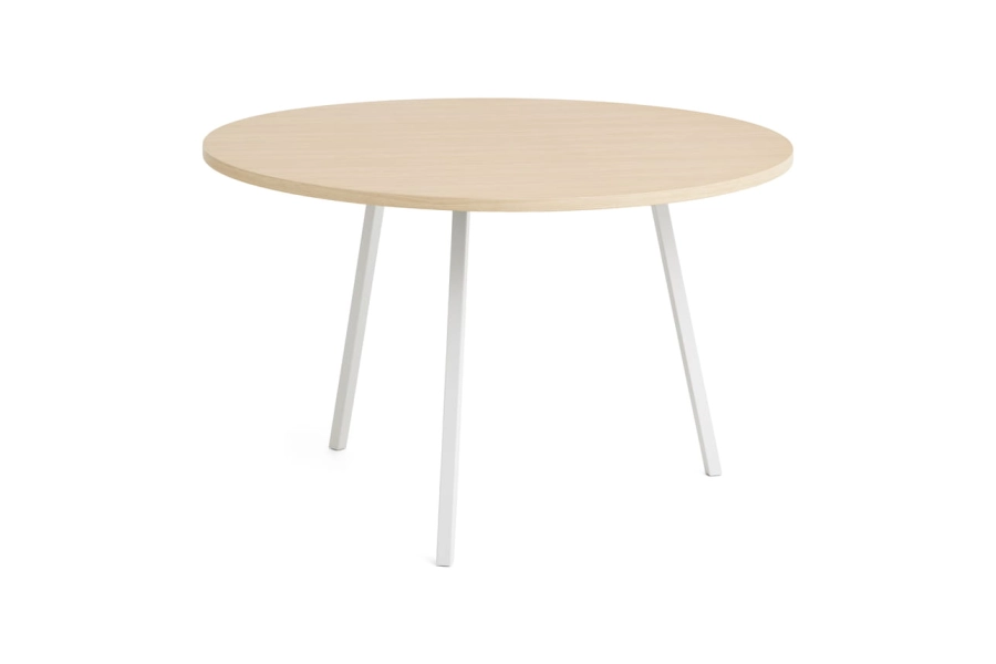 AA659-A340-AO35_Loop Stand Round Table Ø120xH74_wb lacquered oak tabletop_white powder coated steel.jpg