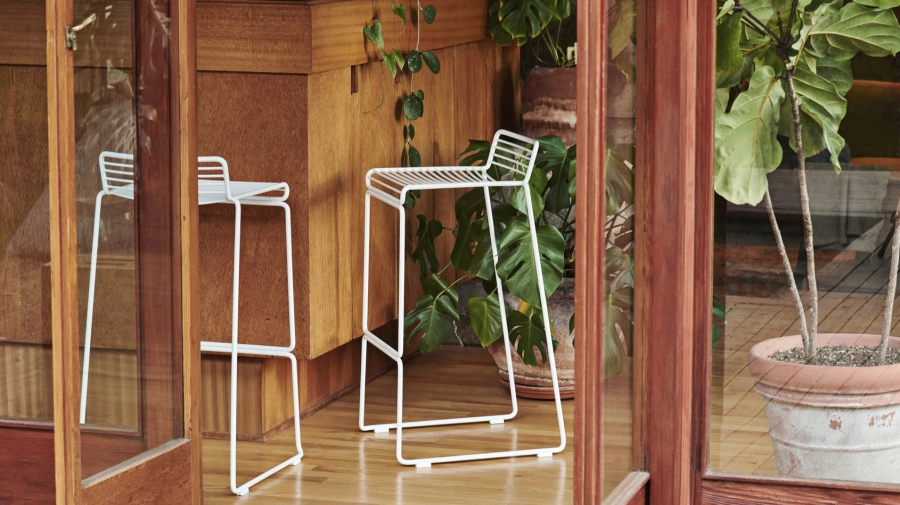 Hee Bar Stool white_01.jpg