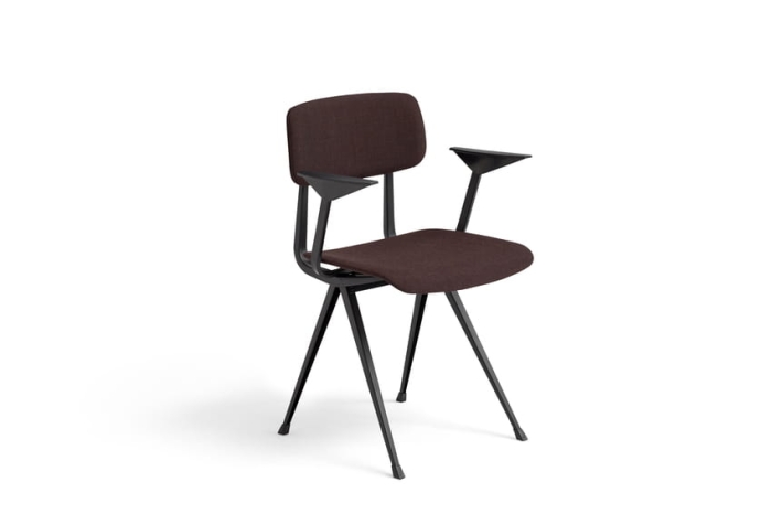 AB807-A001-AA01-01HF_Result Armchair w. full uph Remix 373 black base.jpg