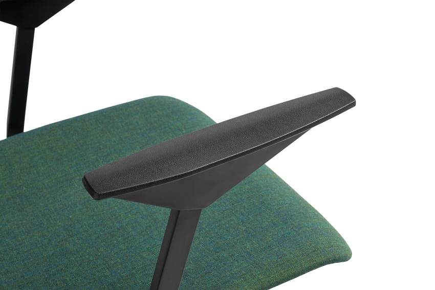 AB807-A001-AA01-01SV_Result Armchair w. full uph Remix 982 black base_detail 03.jpg